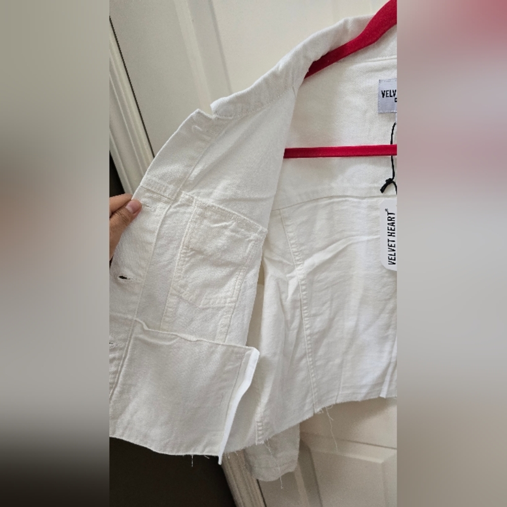 Velvet Heart White Cropped Jean Jacket Size L-NWT - Picture 4 of 16
